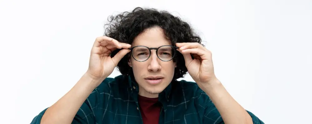 ตารางเปรียบเทียบความต่างของ เลนส์ชั้นเดียว กับ เลนส์โปรเกรสซีฟ