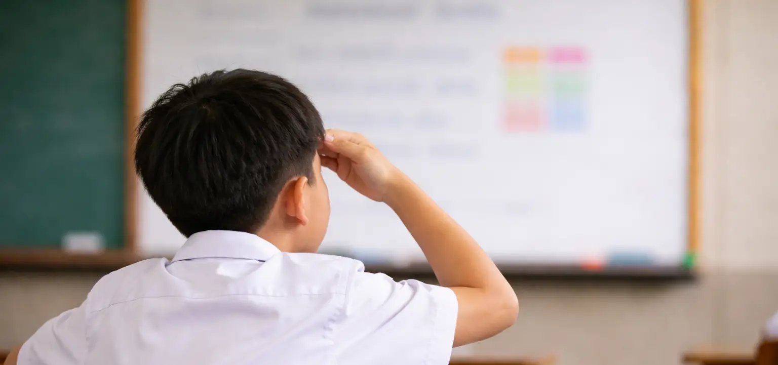 สัญญาณที่บอกว่าเด็กควรใส่แว่นสายตา